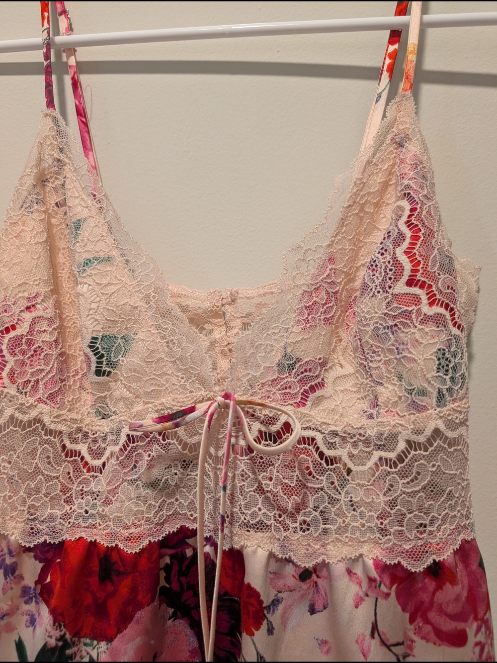 Victoria's Secret Pink Floral Lace-Trim Cami Top - Picture 3 of 6